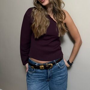 Elegant One-Shoulder Burgundy Sweater Zara